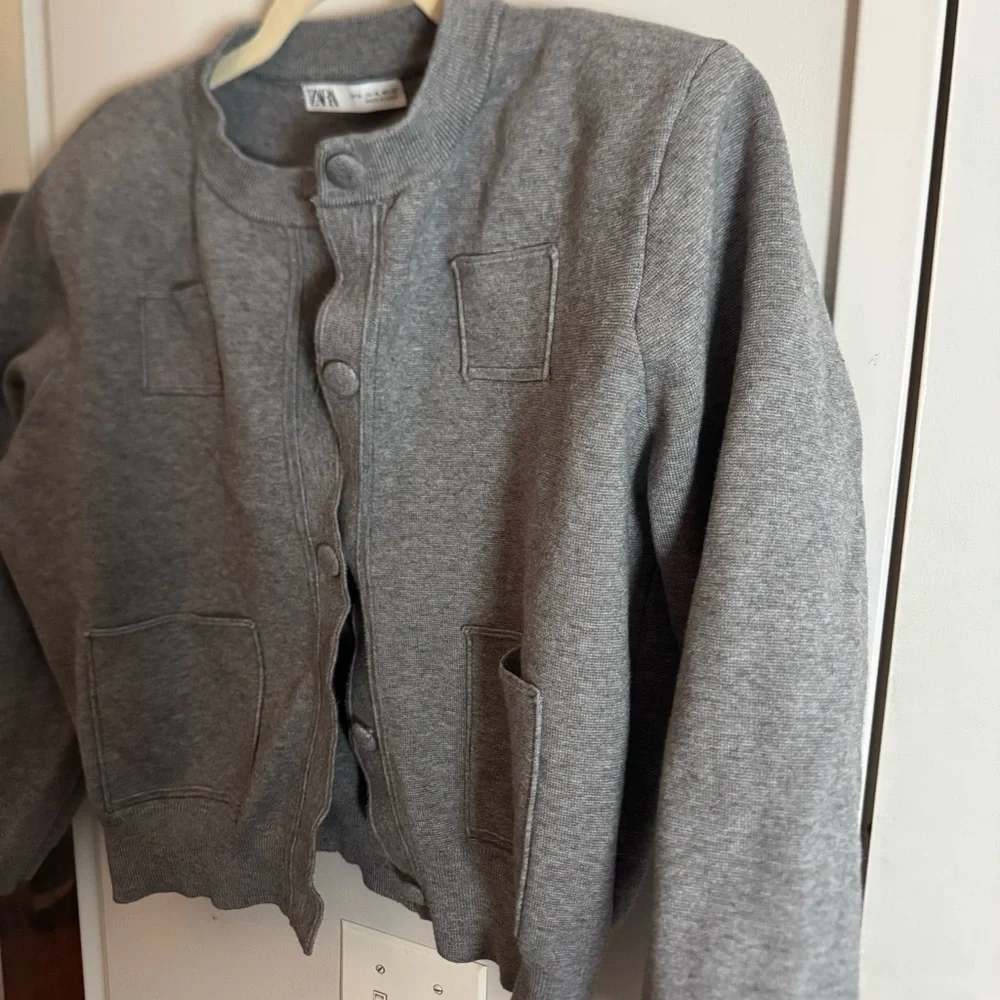 ZARA shoulder pad knit grey cardigan - Picture 5 of 5
